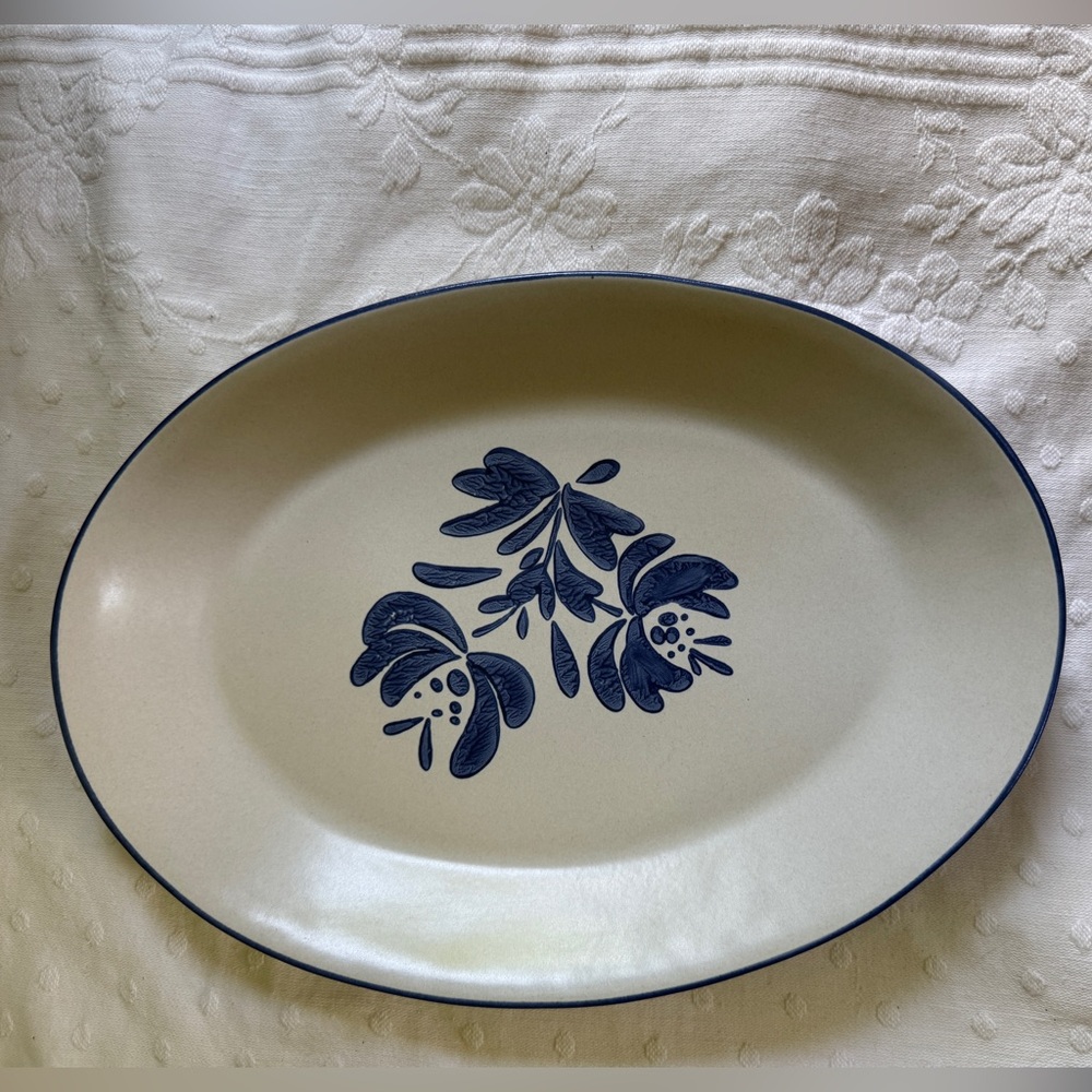 Pfaltzgraff Yorktowne Oval Serving Platter 14” Stoneware Blue Floral USA #16